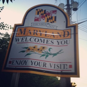 Placa na fronteira entre Maryland e DC